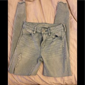 light wash american eagle jeans
